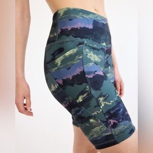 Hyba Pulse Biker Shorts with Pockets Green Pink Abstract Pattern Design Reitmans